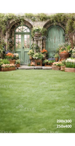 Tło fotograficzne z zielonymi drzwiami i wiosennym ogrodem | E581